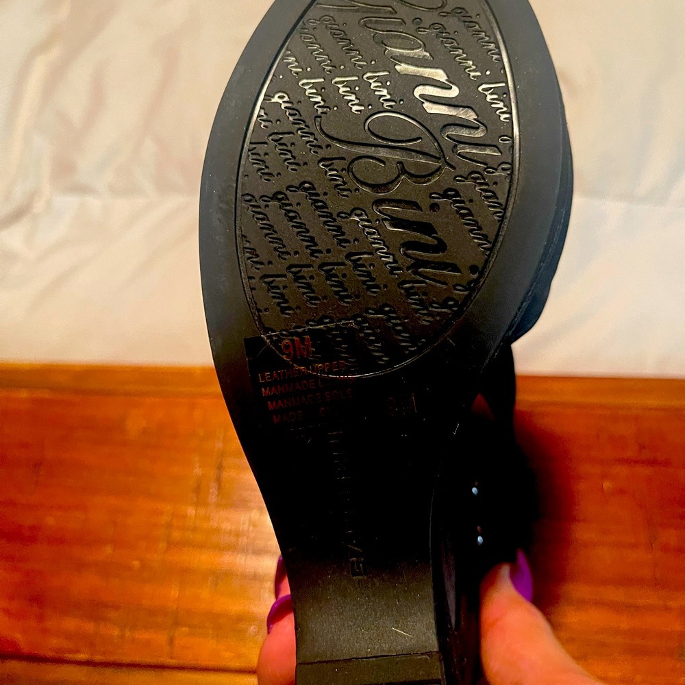 Gianni Bini black wedge